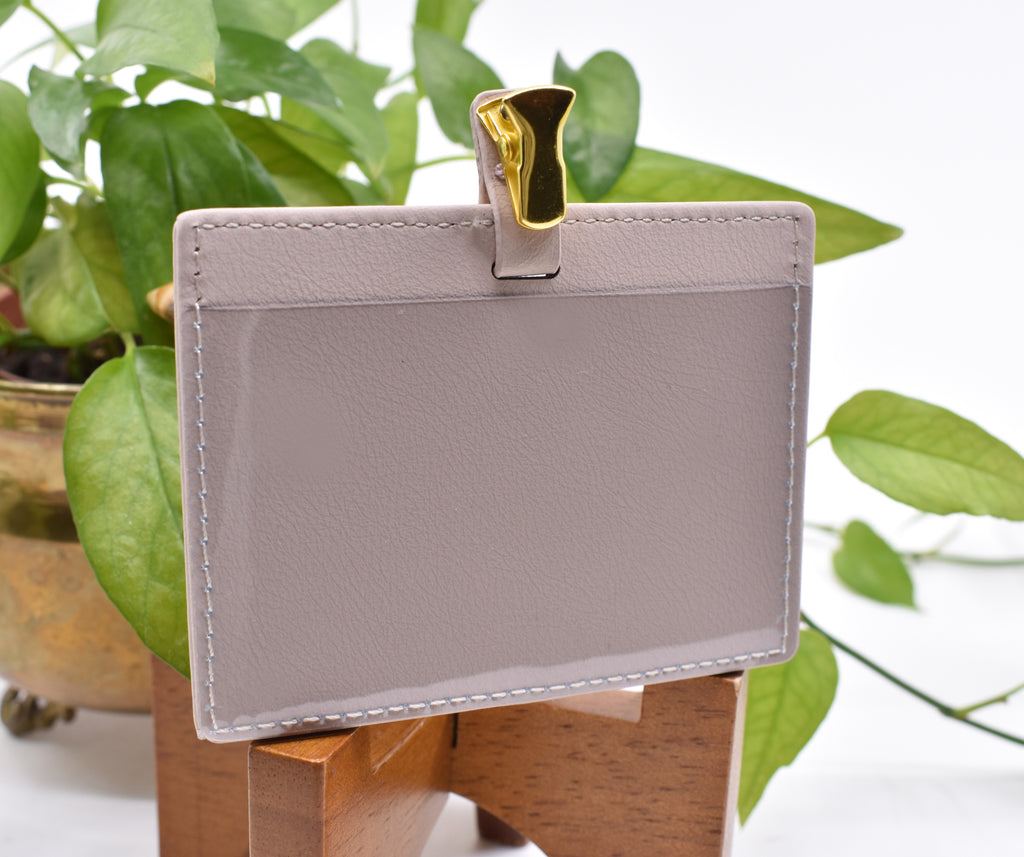 Convention Badge Holder : Ivory – Happier To Give