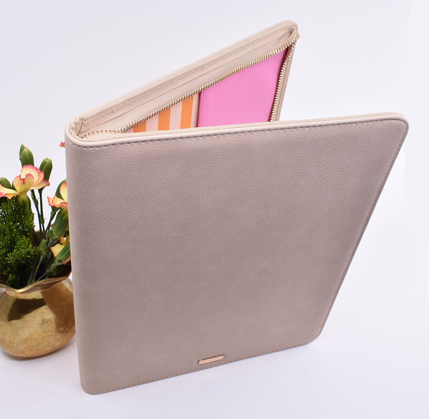 Ministry Organizer : Ivory & Stripe